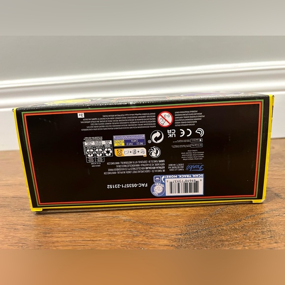 Funko Pop! Spider-Man: Across the Universe 2pk - Gwen & Spider-Woman - Picture 5 of 7